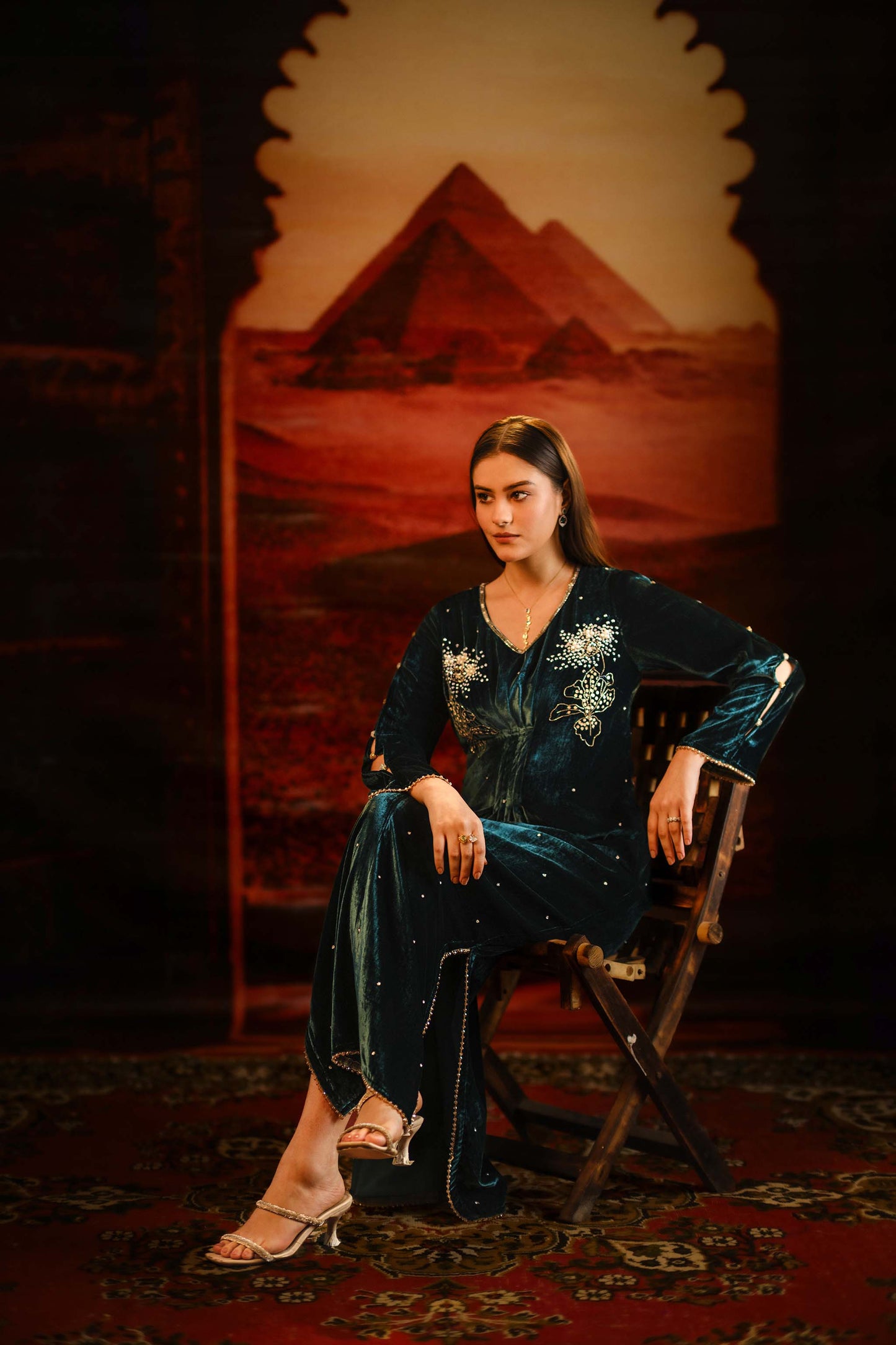 NURA KAFTAN
